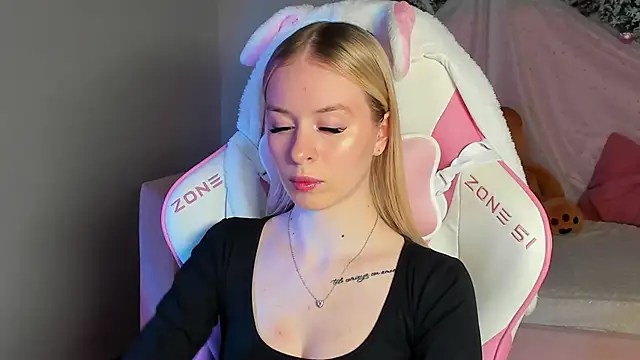 MiaGraces online show from 16, 12, 2025