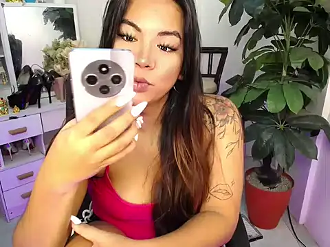 Snapshot of AngelitaDeputouch chatting on 9, 11, 2025 AngelitaDeputouch online show from 9, 11, 2025