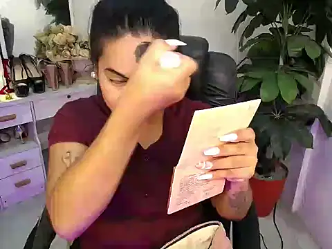 Snapshot of AngelitaDeputouch chatting on 11, 11, 2025 AngelitaDeputouch online show from 11, 11, 2025