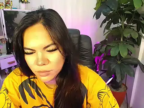 Snapshot of AngelitaDeputouch chatting on 23, 11, 2025 AngelitaDeputouch online show from 23, 11, 2025