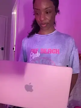 Snapshot of LoveDreaux chatting on 31, 3, 2026 LoveDreaux online show from 31, 3, 2026