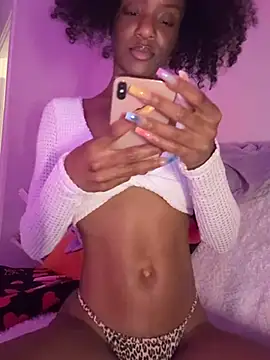 Snapshot of LoveDreaux chatting on 2, 4, 2026 LoveDreaux online show from 2, 4, 2026