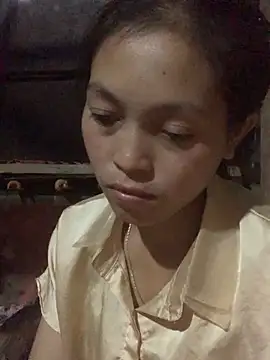 Snapshot of Halyy_xx chatting on 14, 10, 2025 Halyy xx online show from 14, 10, 2025