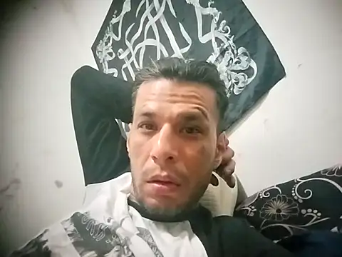 Snapshot of ese_Valentin_rico chatting on 28, 9, 2025 ese Valentin rico online show from 28, 9, 2025