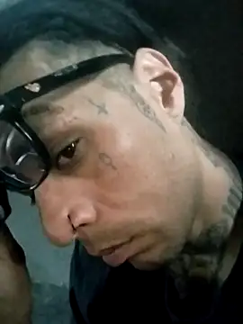 Snapshot of ese_Valentin_rico chatting on 6, 11, 2025 ese Valentin rico online show from 6, 11, 2025