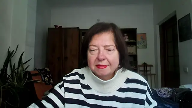 Snapshot of Violet_Pulse chatting on 4, 10, 2025 Violet Pulse online show from 4, 10, 2025