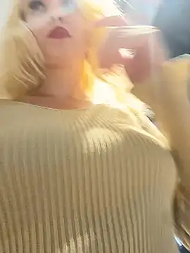 Snapshot of RonnieKiss chatting on 10, 3, 2026 RonnieKiss online show from 10, 3, 2026