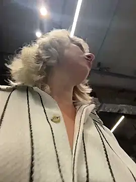 Snapshot of RonnieKiss chatting on 28, 3, 2026 RonnieKiss online show from 28, 3, 2026