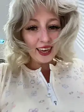 Snapshot of RonnieKiss chatting on 2, 4, 2026 RonnieKiss online show from 2, 4, 2026