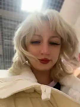 Snapshot of RonnieKiss chatting on 13, 4, 2026 RonnieKiss online show from 13, 4, 2026