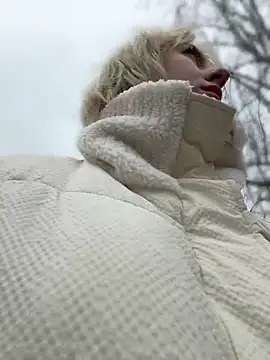 Snapshot of RonnieKiss chatting on 19, 4, 2026 RonnieKiss online show from 19, 4, 2026