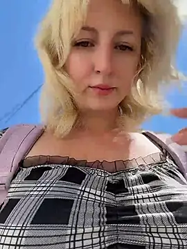 RonnieKiss online show from 4, 6, 2026