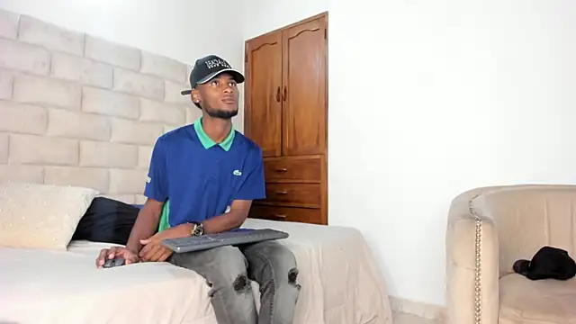 Snapshot of BennBrown chatting on 13, 10, 2025 BennBrown online show from 13, 10, 2025