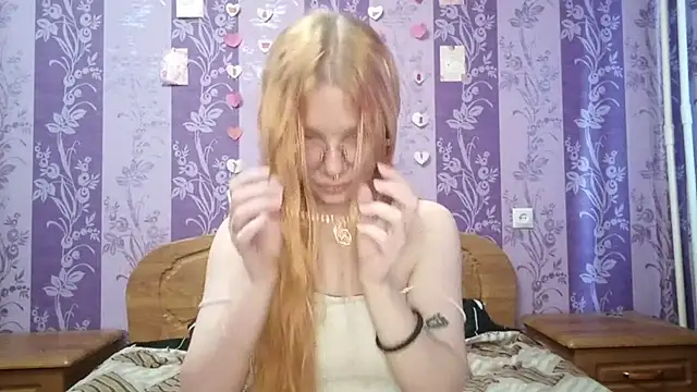 Snapshot of Lutangogansit chatting on 30, 10, 2025 Lutangogansit online show from 30, 10, 2025