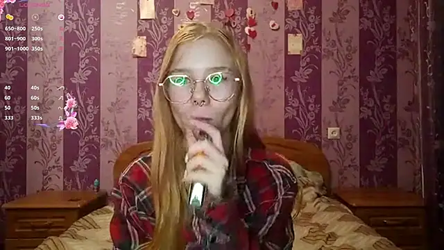 Snapshot of Lutangogansit chatting on 23, 11, 2025 Lutangogansit online show from 23, 11, 2025