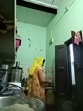 Cute-Charvii online show from 8, 4, 2026