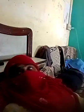 Cute-Charvii online show from 15, 4, 2026