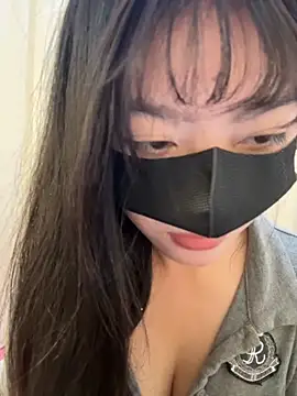 Snapshot of AZ37866 chatting on 13, 4, 2026 AZ37866 online show from 13, 4, 2026