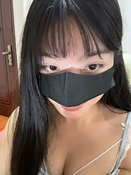 Snapshot of AZ37866 chatting on 13, 4, 2026 AZ37866 online show from 13, 4, 2026