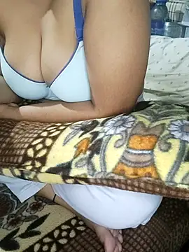 Snapshot of Adadhana_Cam chatting on 17, 12, 2025 Adadhana Cam online show from 17, 12, 2025