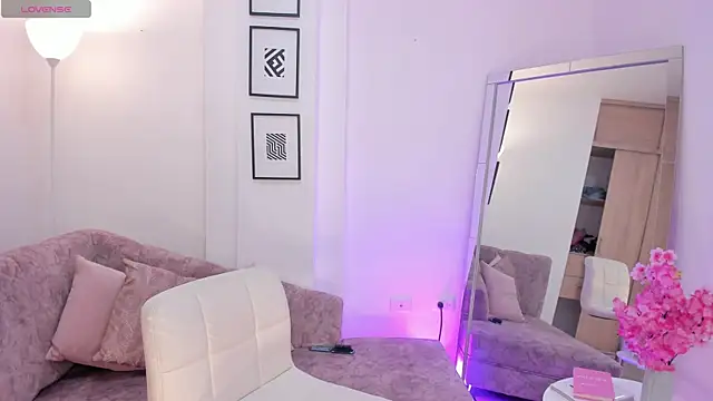 Alessia Yorks online show from 14, 10, 2025