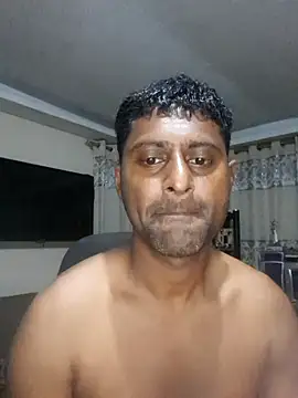 Snapshot of kingVibeX chatting on 30, 10, 2025 kingVibeX online show from 30, 10, 2025