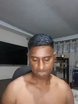 Snapshot of kingVibeX chatting on 31, 10, 2025 kingVibeX online show from 31, 10, 2025