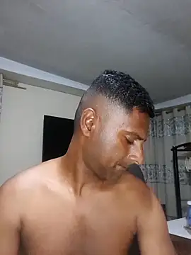 Snapshot of kingVibeX chatting on 2, 11, 2025 kingVibeX online show from 2, 11, 2025