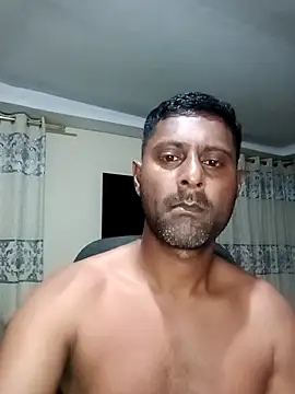 Snapshot of kingVibeX chatting on 12, 11, 2025 kingVibeX online show from 12, 11, 2025