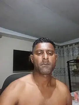 Snapshot of kingVibeX chatting on 18, 11, 2025 kingVibeX online show from 18, 11, 2025