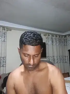 Snapshot of kingVibeX chatting on 28, 11, 2025 kingVibeX online show from 28, 11, 2025