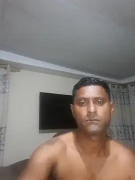 Snapshot of kingVibeX chatting on 30, 11, 2025 kingVibeX online show from 30, 11, 2025