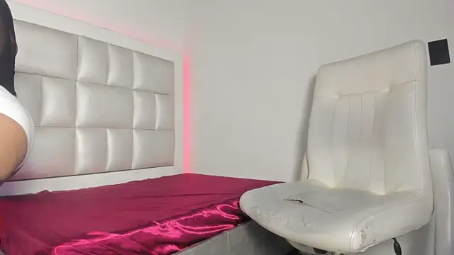 Snapshot of peyton__wat chatting on 12, 11, 2025 peyton wat online show from 12, 11, 2025