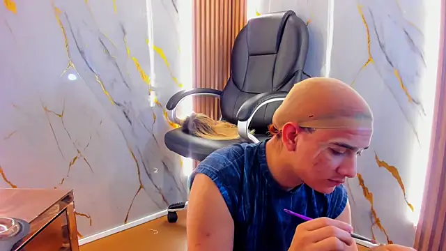 Snapshot of Marian_Cristal chatting on 10, 2, 2026 Marian Cristal online show from 10, 2, 2026