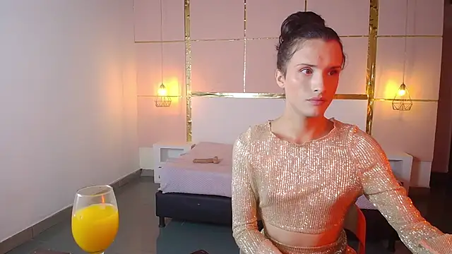Snapshot of IsabelFernandez chatting on 10, 10, 2025 IsabelFernandez online show from 10, 10, 2025