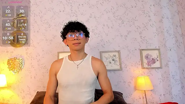 Snapshot of liam_twiink chatting on 8, 5, 2026 liam twiink online show from 8, 5, 2026