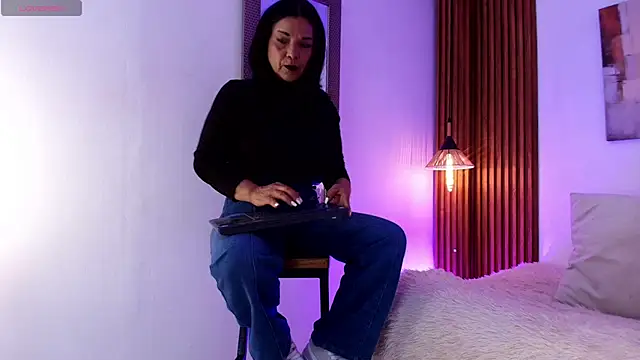 Snapshot of EvaGoddess_ chatting on 7, 6, 2026 EvaGoddess online show from 7, 6, 2026