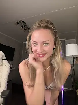 Snapshot of Mally_Say chatting on 30, 10, 2025 Mally Say online show from 30, 10, 2025