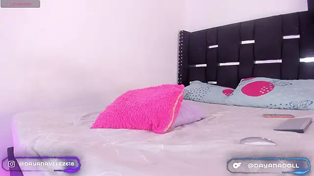 DAYANNAVELEZ online show from 18, 2, 2026