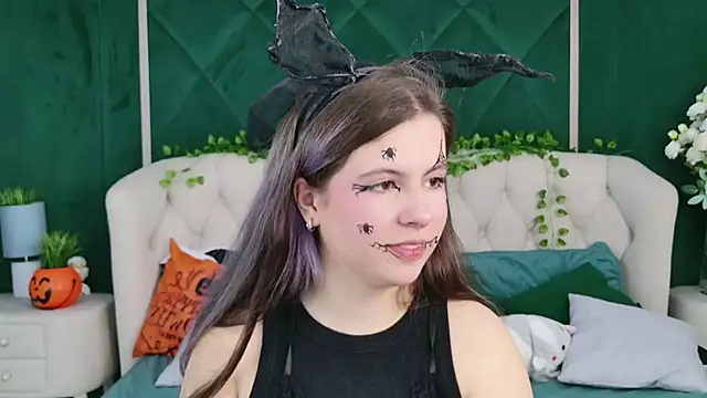 Akira Halls online show from 31, 10, 2025