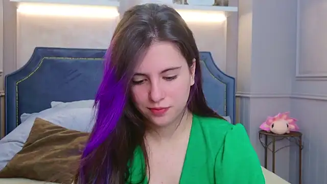 Akira Halls online show from 25, 11, 2025