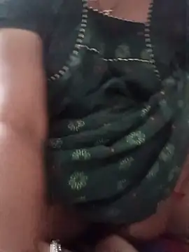 Snapshot of TeluguCuplehyd chatting on 17, 4, 2026 TeluguCuplehyd online show from 17, 4, 2026