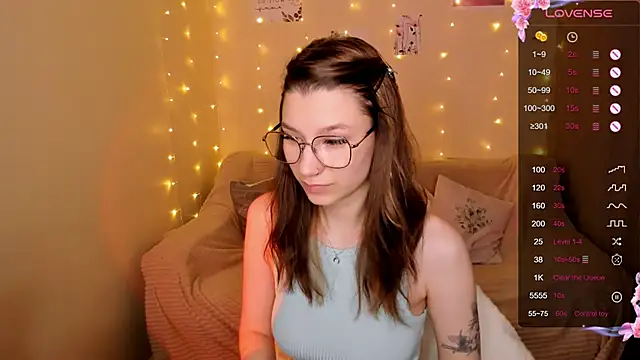 Snapshot of LinaBlossom_ chatting on 28, 9, 2025 LinaBlossom online show from 28, 9, 2025