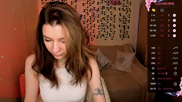 Snapshot of LinaBlossom_ chatting on 16, 11, 2025 LinaBlossom online show from 16, 11, 2025