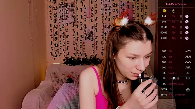 Snapshot of LinaBlossom_ chatting on 21, 12, 2025 LinaBlossom online show from 21, 12, 2025