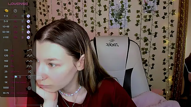 Snapshot of LinaBlossom_ chatting on 4, 2, 2026 LinaBlossom online show from 4, 2, 2026