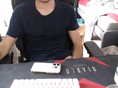 Snapshot of geil20CM2 chatting on 22, 9, 2025 geil20CM2 online show from 22, 9, 2025