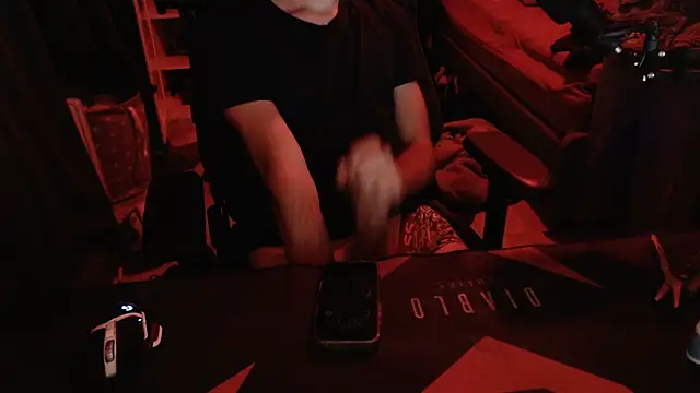 Snapshot of geil20CM2 chatting on 4, 10, 2025 geil20CM2 online show from 4, 10, 2025