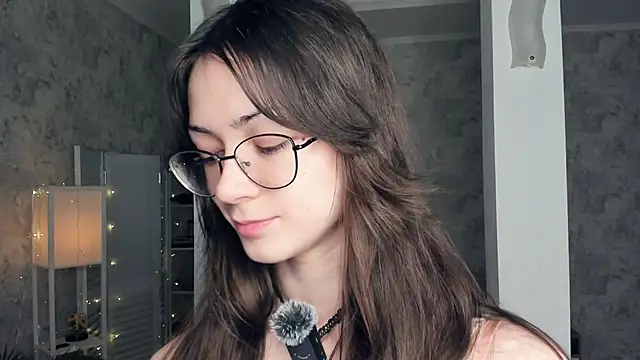 ReneeLippeatt online show from 14, 12, 2025