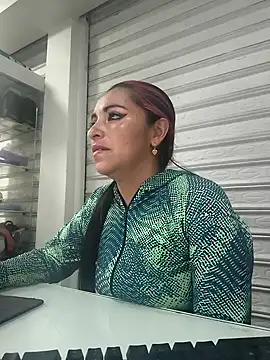 Snapshot of Alisson_Stonee chatting on 4, 4, 2026 Alisson Stonee online show from 4, 4, 2026